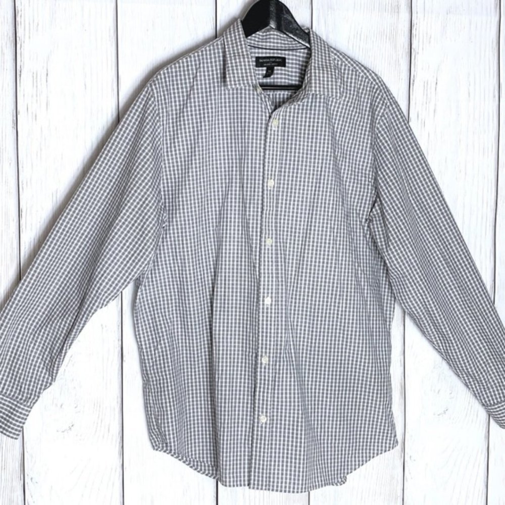 Banana Republic Mens Light Gray & White Check Button Up